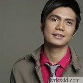 Vhong Navarro Lyrics